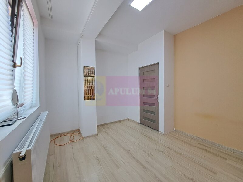 Vila P+3, 12 camere, 300 mp – birouri/clinica/locuinta, Timpuri Noi