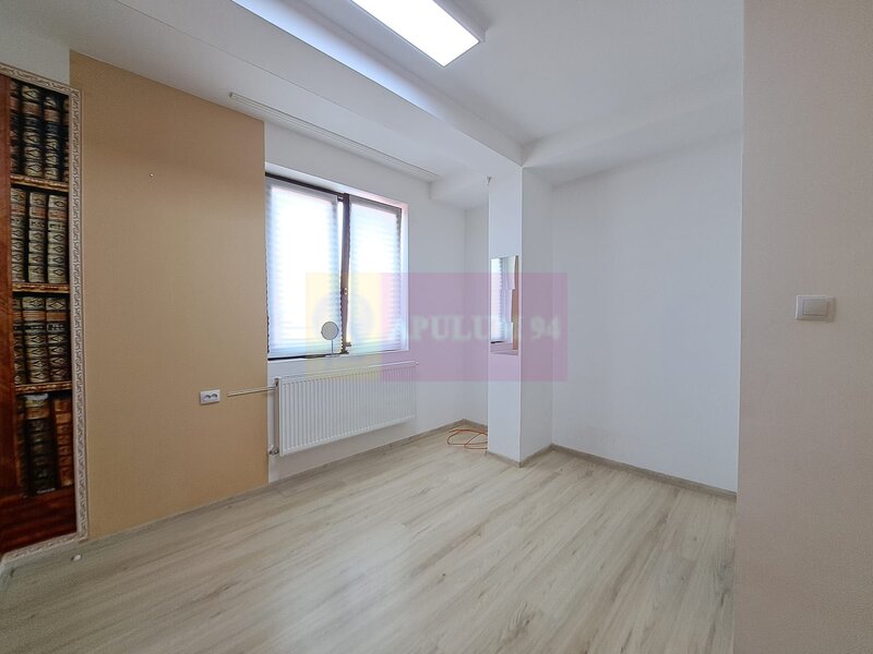 Vila P+3, 12 camere, 300 mp – birouri/clinica/locuinta, Timpuri Noi