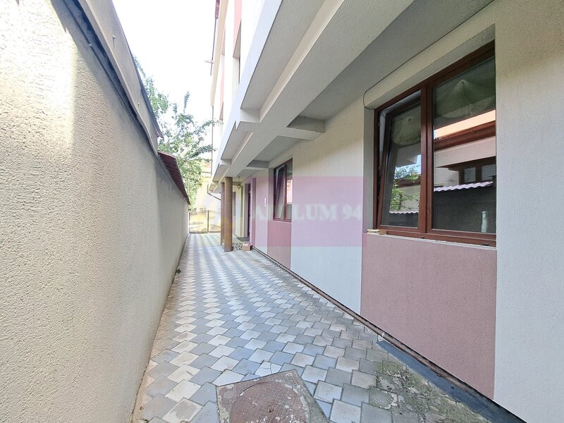 Vila P+3, 12 camere, 300 mp – birouri/clinica/locuinta, Timpuri Noi